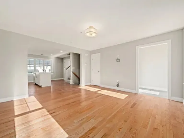 55 Plymouth St #J35 — Photo 15