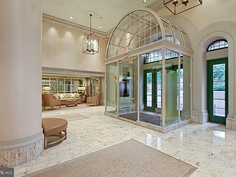 2151 Jamieson Ave #2011 — Photo 23