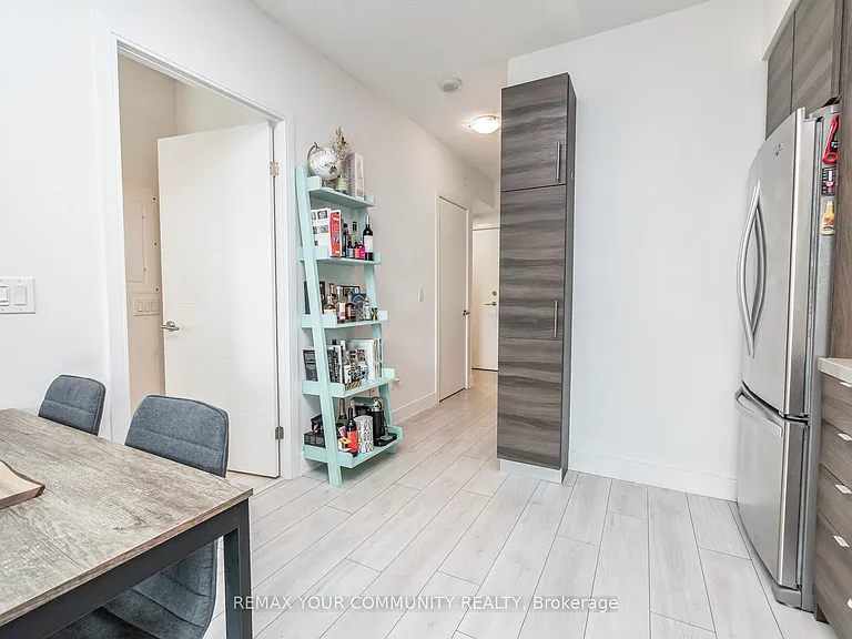 525 Adelaide St W #1518 — Photo 6