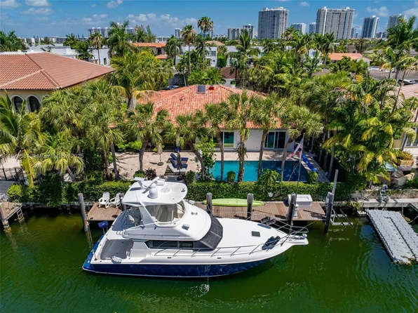 3200 NE 165th St, North Miami Beach, FL 33160