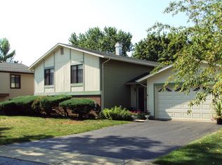 846 Lakeside Dr, Bartlett, IL 60103