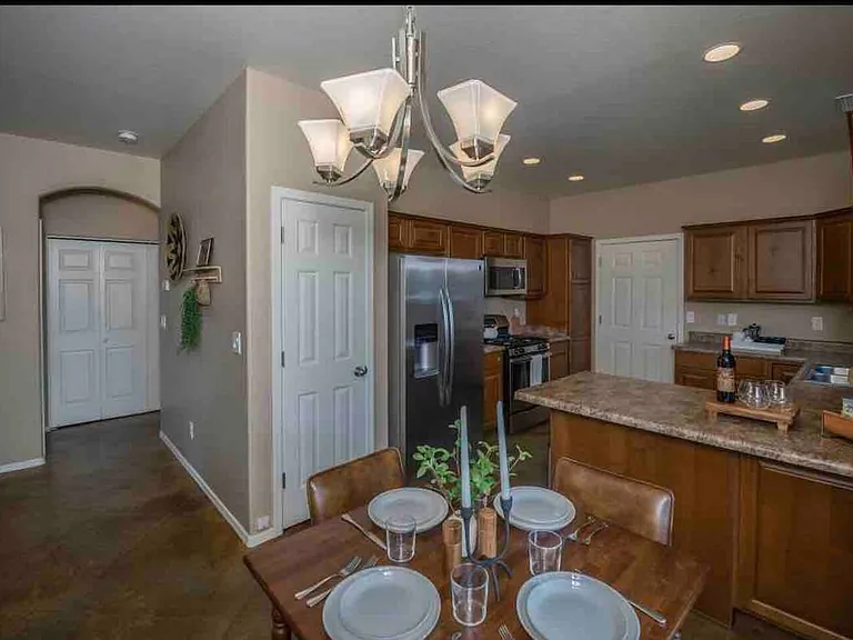 5465 E Onyx Dr — Photo 3