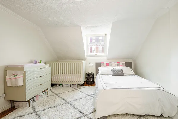 Rented by Nest Seekers International | media 11