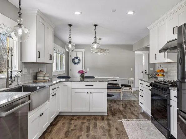 314 Deerwood Ln N, Plymouth, MN 55441