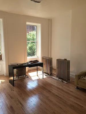 Rented by Nest Seekers International | media 37