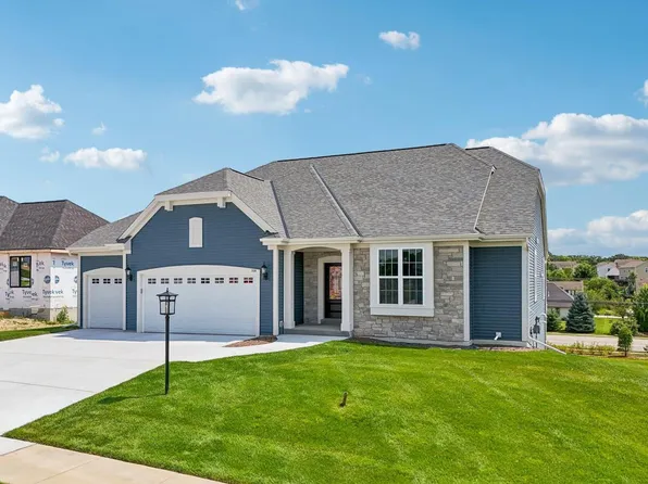 709 Panorama DRIVE, Waukesha, WI 53188