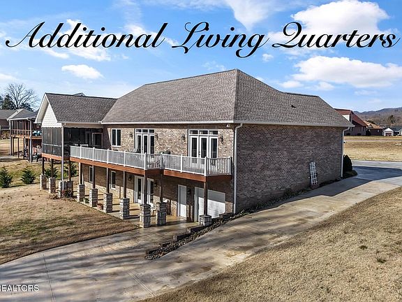 5th image of 120 Dirk Way