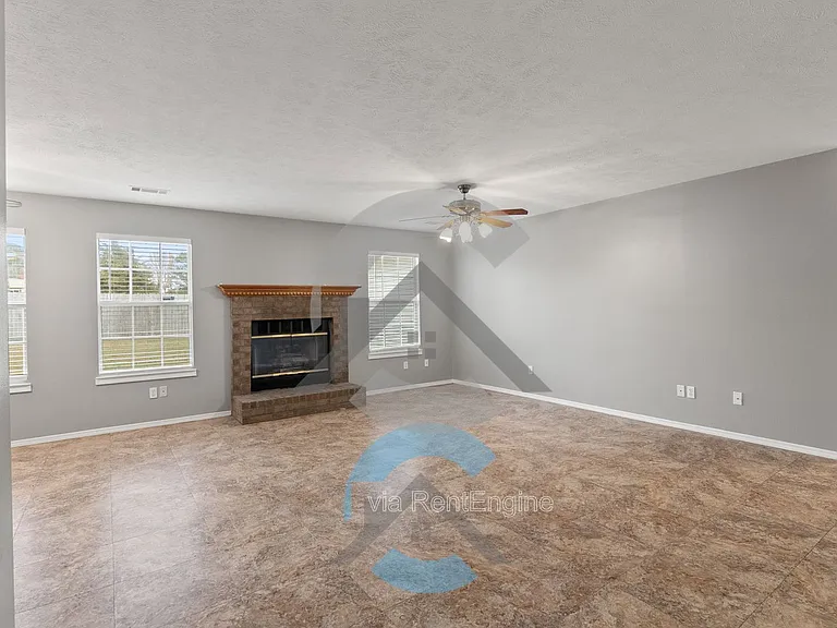 1412 Ivy St — Photo 2