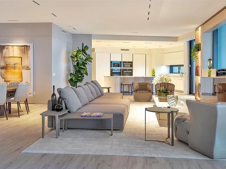 18555 Collins Ave #4705 — Photo 9