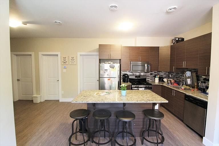 1st image of 100 Goulburn Ave #1018216