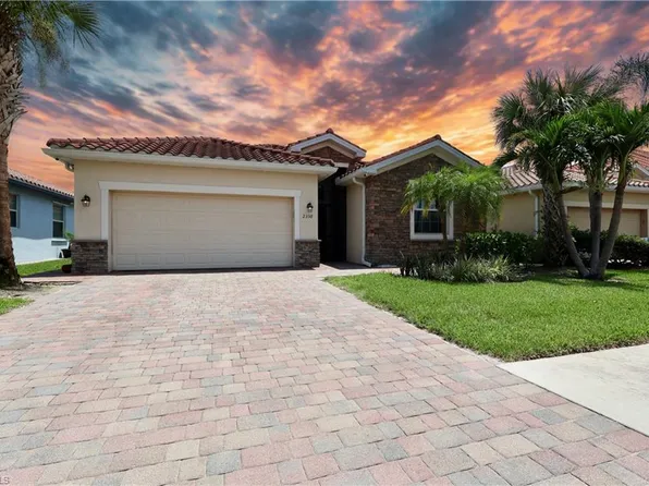 2338 Heydon CIR E, NAPLES, FL 34120