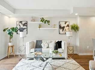 15 SW Westmeath Ln #2901, Markham, ON L6B 1N5