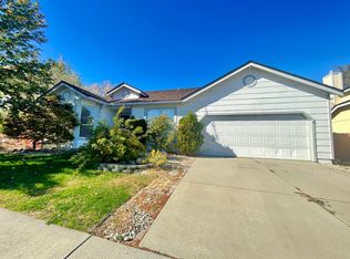 923 Edgecliff Dr, Reno, NV 89523