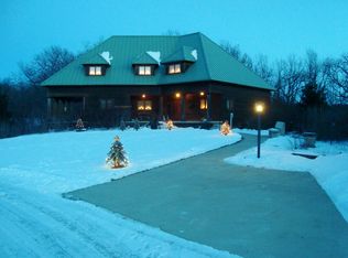 2335 Scenic River Road, Decorah, IA 52101