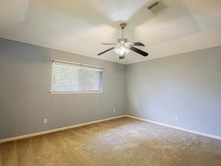 9710 Springmont Dr — Photo 7