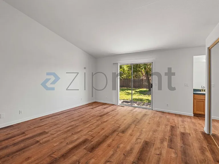 1425 Country Manor Dr — Photo 26
