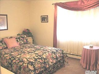4th image of 205 Strathmore Gate Dr