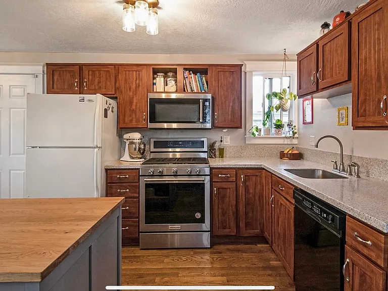4773 SE 52nd Ave — Photo 7
