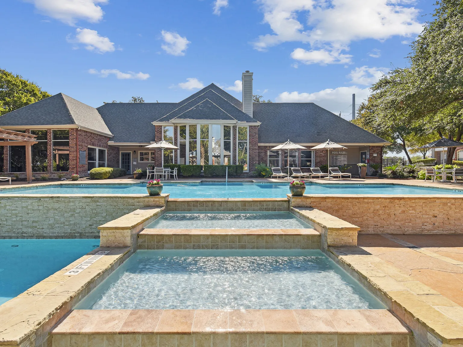 Whispering Creek Villas Apartment Homes — Photo 1