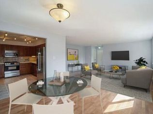930 Ontario St, Oak Park, IL 60302