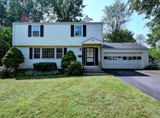 12 Crest St, Wethersfield, CT 06109