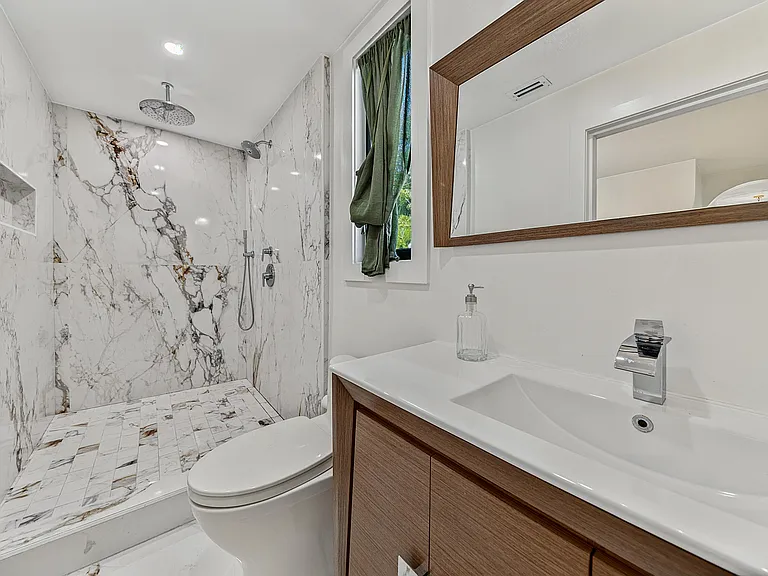 1010 N Rio Vista Blvd — Photo 22