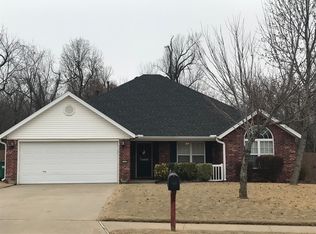 3202 Eaglecrest Cir, Springdale, AR 72762