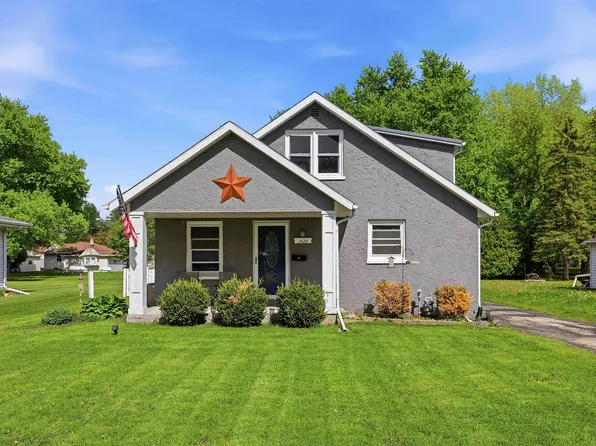 1420 N Owaissa St, Appleton, WI 54911