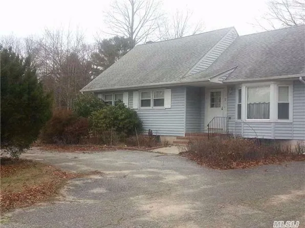 7 Adams Ct, Nesconset, NY 11767