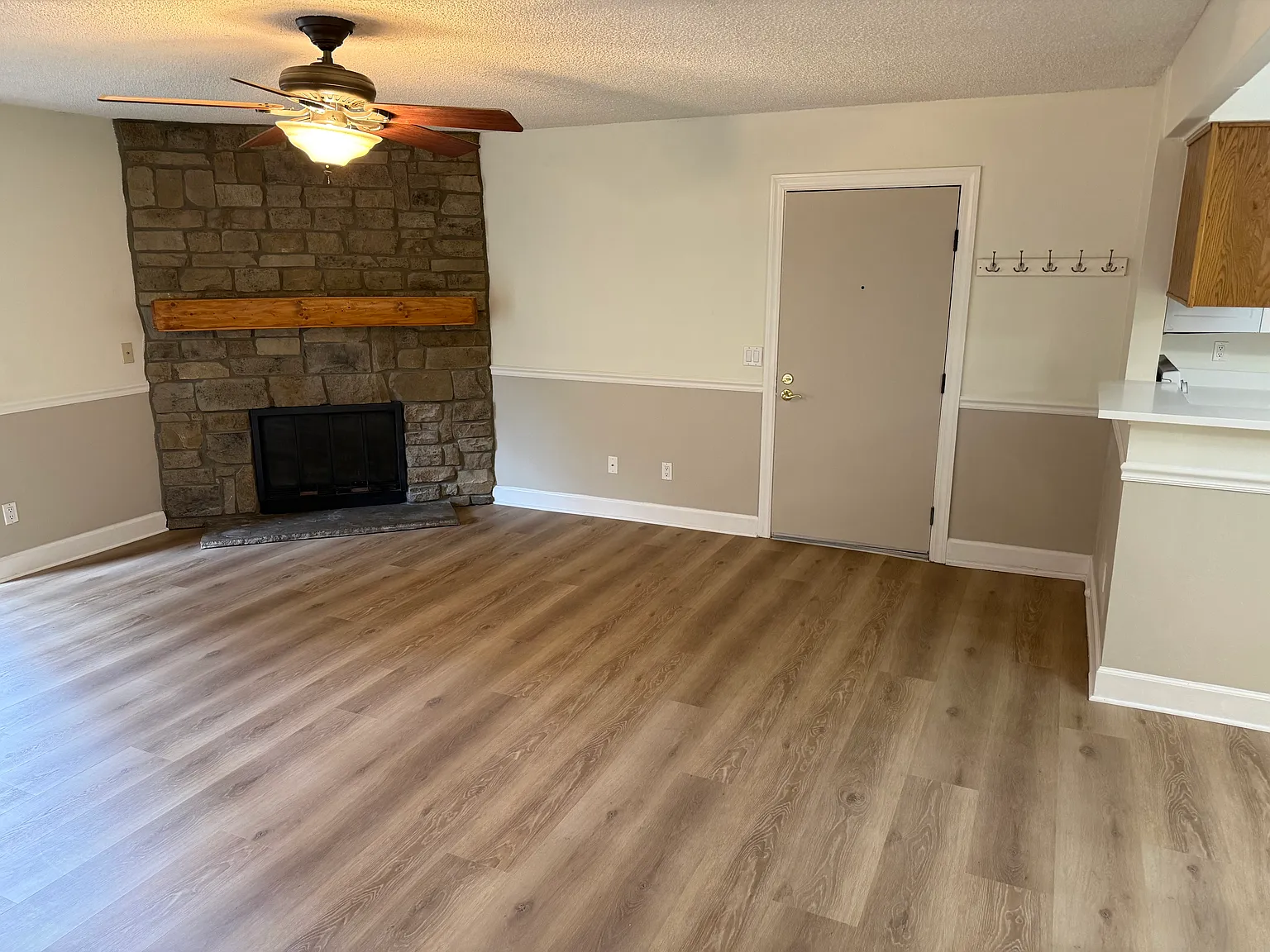 2 bed, 1174 sqft, $1,995 — Photo 2