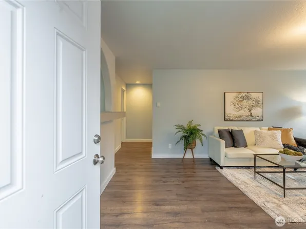 4404 Terrace Drive #10, Everett, WA 98203