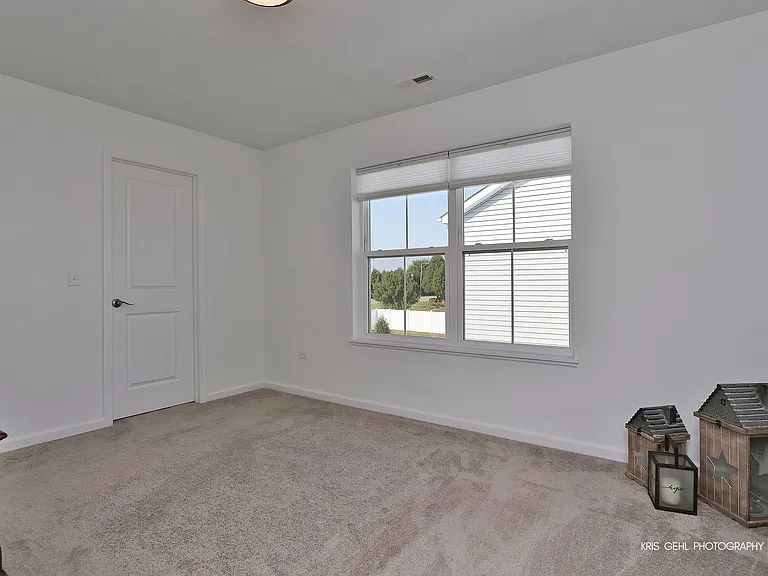 2490 Olivia Ct — Photo 17