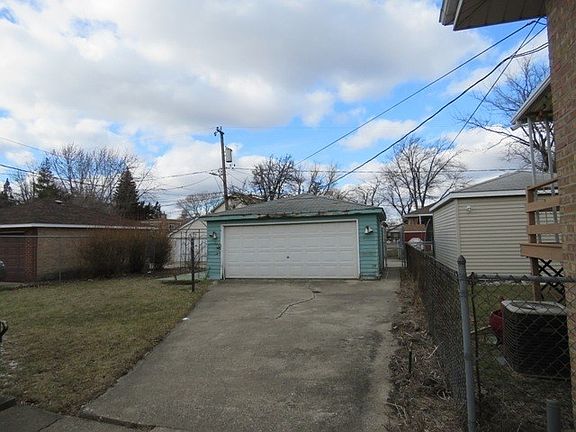 2nd image of 2919 Jackson St