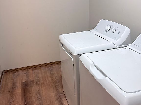 5th image of 720 W Union St APT 15