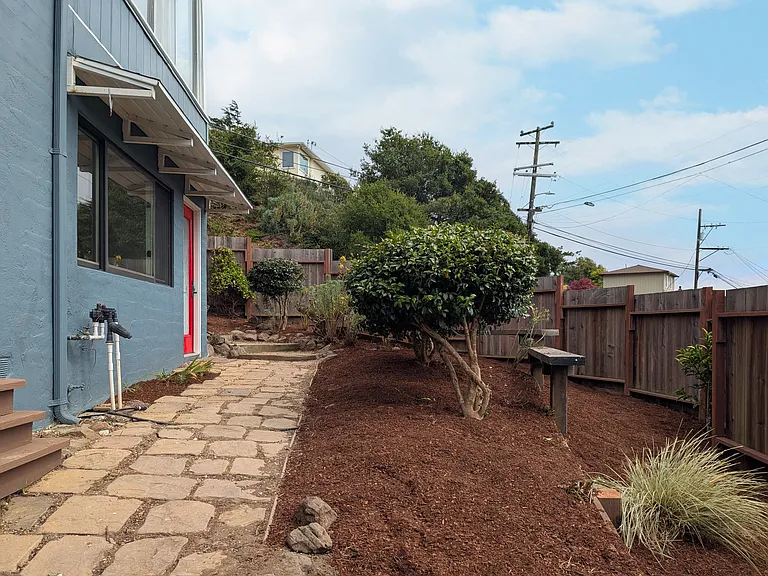 61 Cowper Ave — Photo 11