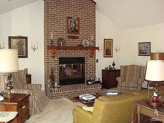 4th image of 38 Calabash Dr