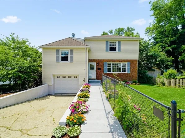 342 Roberts Avenue, Yonkers, NY 10703