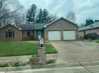 8899 Camelot Dr, Newburgh, IN