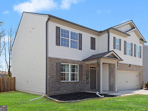 3rd image of 151 Creekview Way