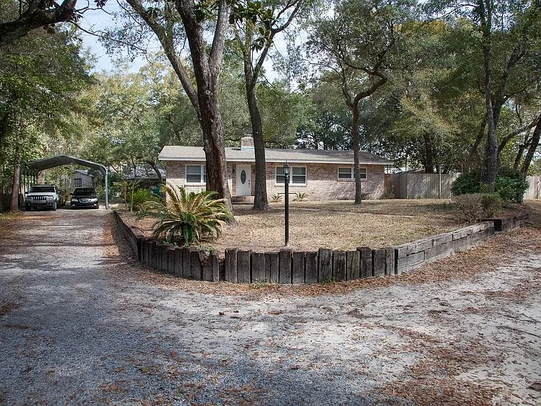 4229 Lancaster Dr — Photo 1