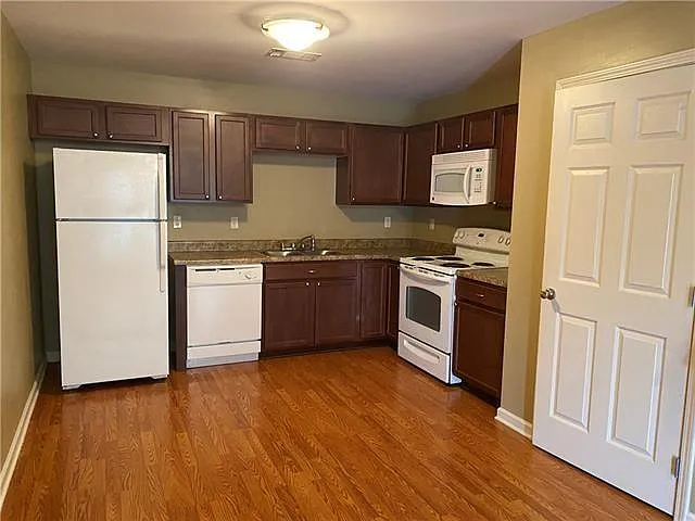440 S Military Rd #29 — Photo 4