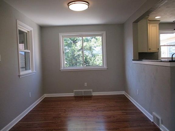 4th image of 1815 Wood St