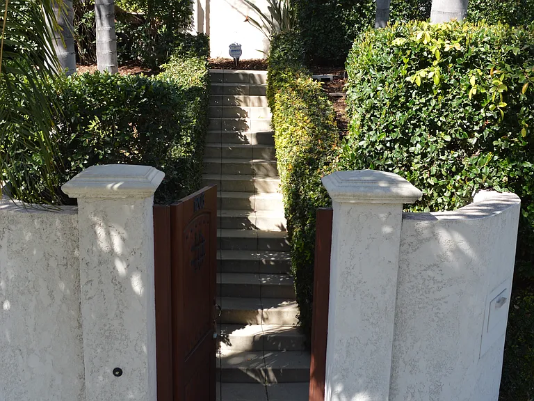 1203 S Rimpau Blvd — Photo 91
