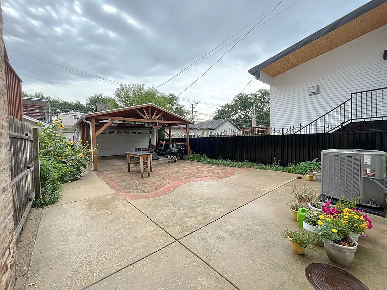 2541 W Cortland St #3 — Photo 19