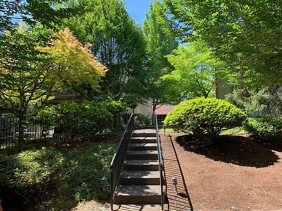 4th image of 11835 SW Ridgecrest Dr #4