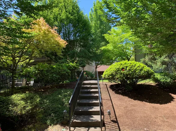 Spacious 2-bedroom apartment homes conveniently located!