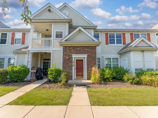 2305 Aurora Dr Unit 26, Hampshire, IL 60140