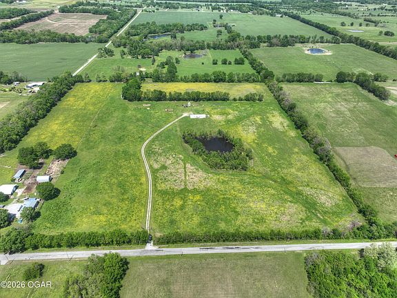 4th image of 15785 Maple Rd