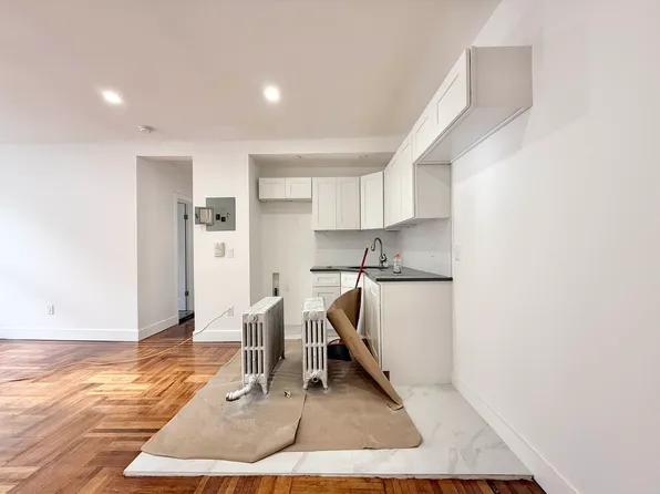 60 Clarkson Avenue image 7 of 8