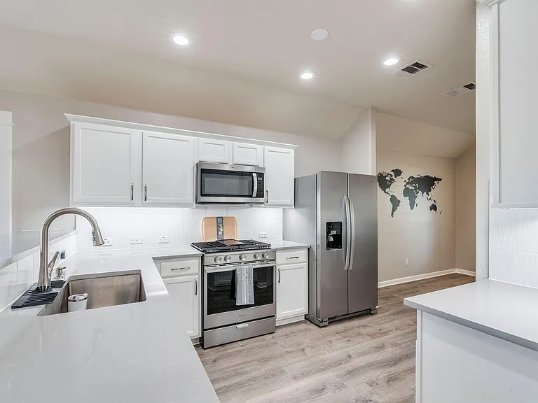 154 Flagstone Trl — Photo 6